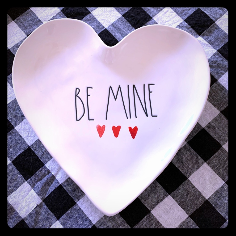 Rae Dunn BE MINE heart shaped plate w/ 3 hearts